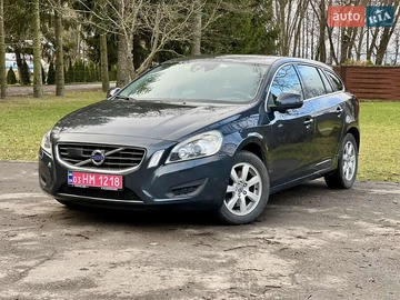 Авто Volvo V60 2012 № 8305346