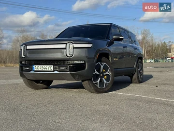 Авто Rivian R1S 2023 № 8306181