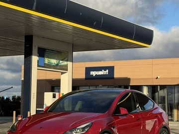 Авто Tesla Model Y 2023 № 8306385