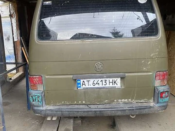 Авто Volkswagen Transporter 2000 № 8307628