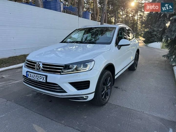 Авто Volkswagen Touareg 2017 № 8308340