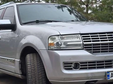 Авто Lincoln Navigator 2010 № 8309202