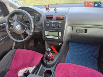 Авто Volkswagen Touran 2004 № 8309585