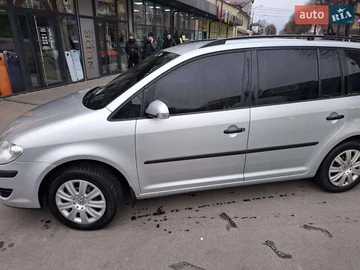 Авто Volkswagen Touran 2007 № 8309718