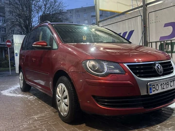 Авто Volkswagen Touran 2009 № 8309948