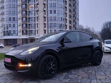 Авто Tesla Model Y 2023 № 8310287