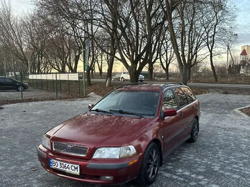 Авто Volvo V40 2000 № 8312426