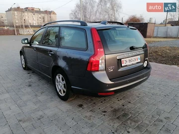 Авто Volvo V50 2012 № 8312729