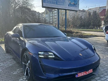 Авто Porsche Taycan 2020 № 8313244