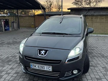 Авто Peugeot 5008 2012 № 8313616