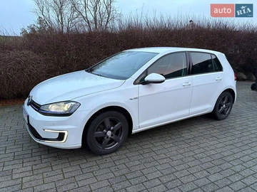 Авто Volkswagen E-Golf 2015 № 8314118