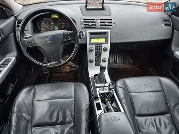 Авто Volvo V50 2011 № 8314393