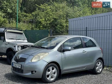 Авто Toyota Yaris 2006 № 8314675