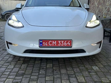Авто Tesla Model Y 2023 № 8315453