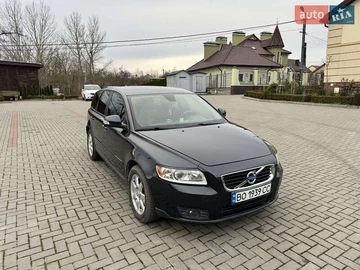 Авто Volvo V50 2010 № 8316828