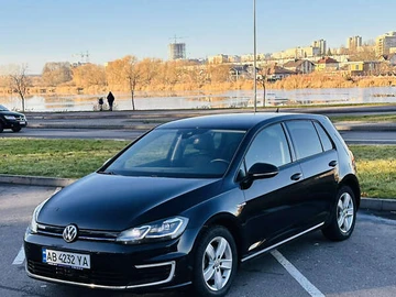 Авто Volkswagen E-Golf 2019 № 8317038