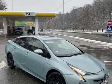 Авто Toyota Prius 2017 № 8318049