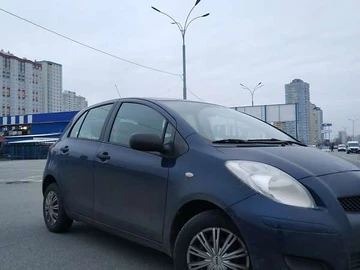 Авто Toyota Yaris 2011 № 8318246