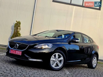 Авто Volvo V40 2018 № 8318751