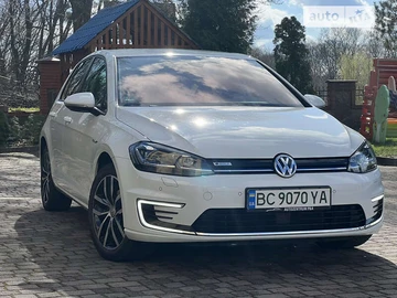 Авто Volkswagen E-Golf 2020 № 8319111