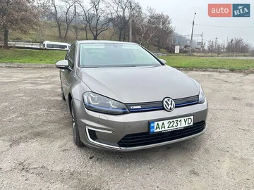 Авто Volkswagen E-Golf 2016 № 8319500