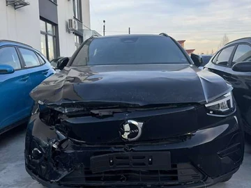 Авто Volvo Xc40 2023 № 8320280