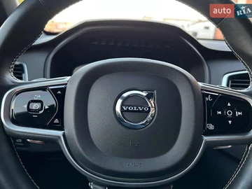 Авто Volvo Xc90 2019 № 8320376