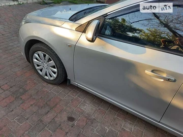 Авто Chevrolet Cruze 2010 № 8320656