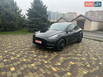 Авто Tesla Model Y 2024 № 8321166