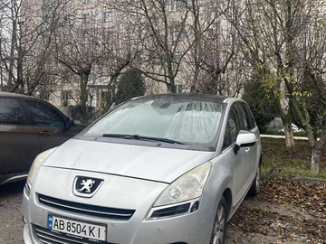 Авто Peugeot 5008 2012 № 8321476