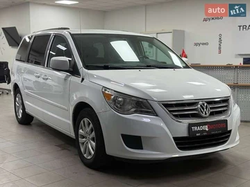 Авто Volkswagen Routan 2013 № 8321724