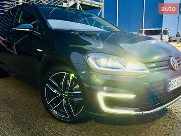 Авто Volkswagen E-Golf 2018 № 8322380