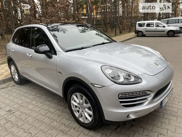 Авто Porsche Cayenne 2010 № 8322411
