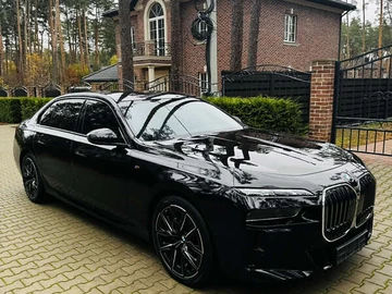 Авто BMW 7 Series 2023 № 8323749