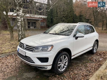 Авто Volkswagen Touareg 2014 № 8324154