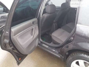 Авто Volkswagen Passat 2004 № 8324328