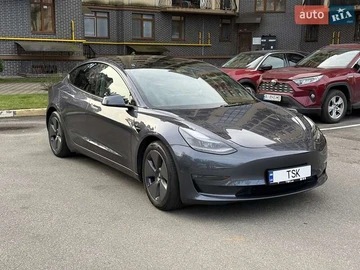 Авто Tesla Model 3 2023 № 8324789