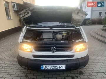 Авто Volkswagen Transporter 2000 № 8325052