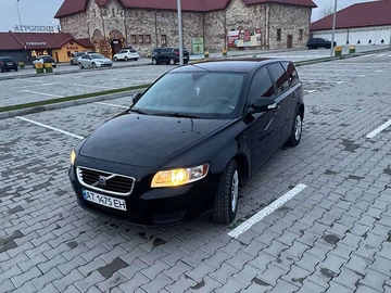Авто Volvo V50 2010 № 8325060