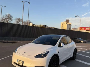Авто Tesla Model Y 2022 № 8326080