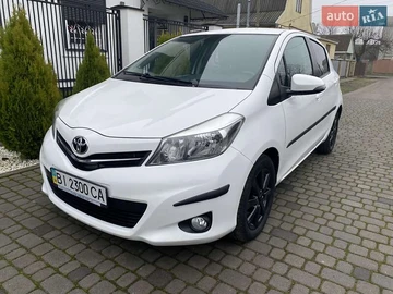 Авто Toyota Yaris 2014 № 8327484