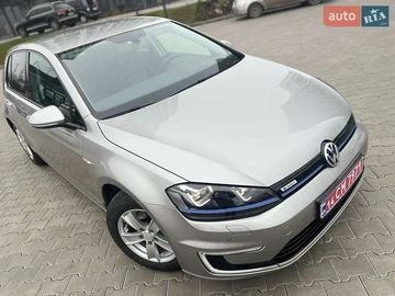 Авто Volkswagen E-Golf 2017 № 8328133
