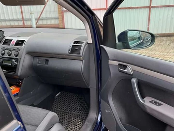 Авто Volkswagen Touran 2009 № 8328137