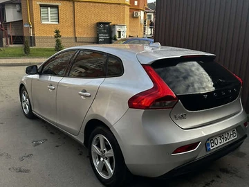 Авто Volvo V40 2015 № 8328143