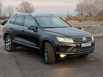 Авто Volkswagen Touareg 2015 № 8328280