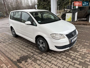 Авто Volkswagen Touran 2008 № 8328524