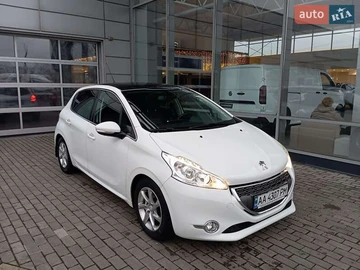 Авто Peugeot 208 2013 № 8328601