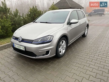 Авто Volkswagen E-Golf 2016 № 8328624