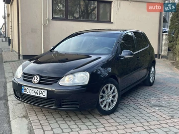 Авто Volkswagen Golf 2004 № 8329060