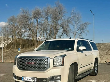 Авто GMC Yukon 2015 № 8330375